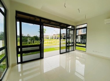 Lake Terrace House Corner