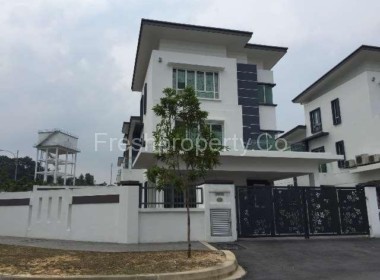 Golden Pearl Taming Mutiara Bungalow 1