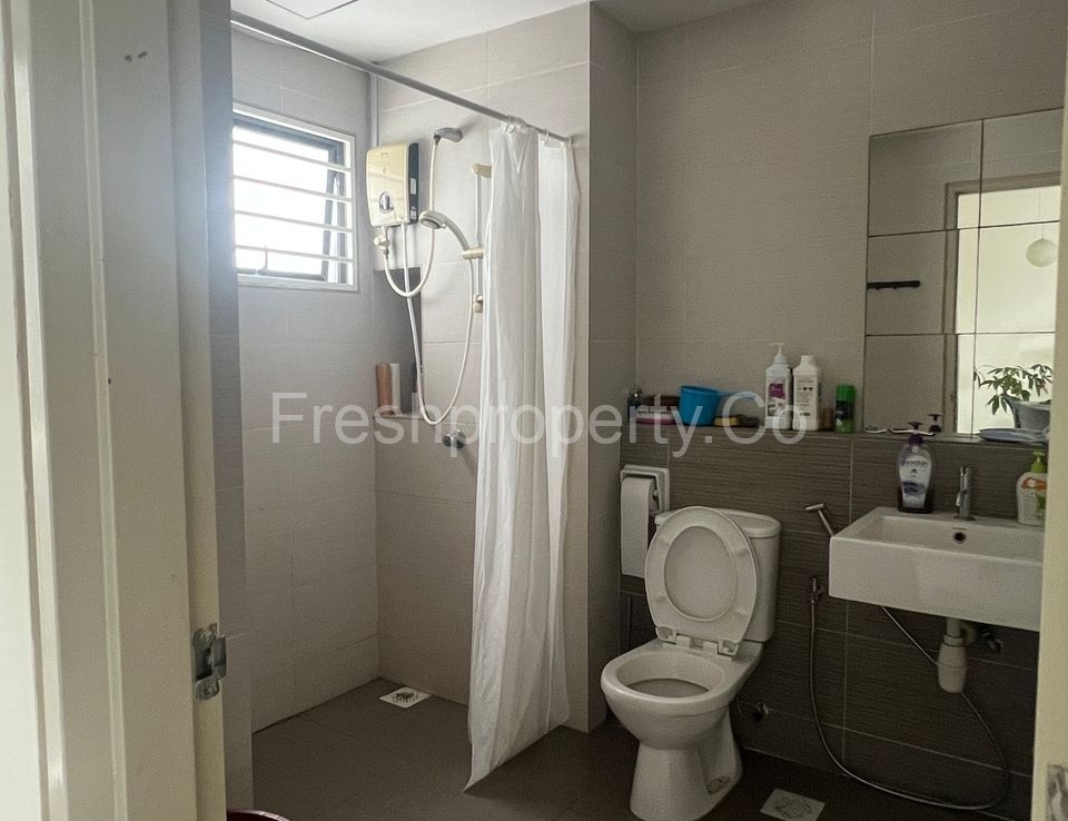 1 bedroom For Sale by Owner @ Setiawalk Puchong - Bathroom