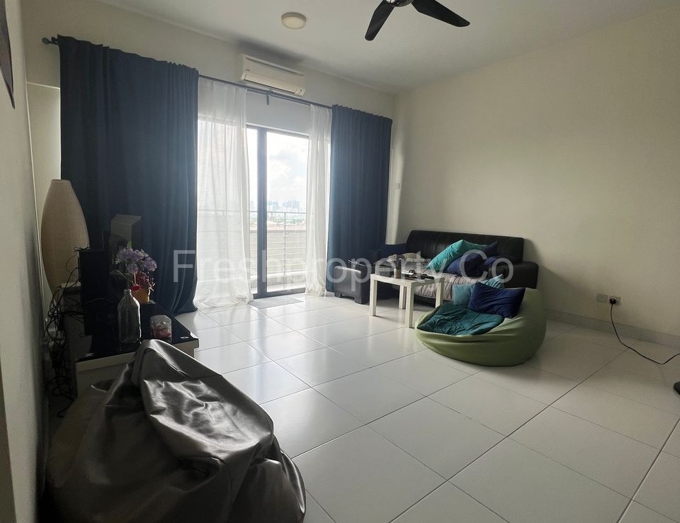 1 bedroom For Sale by Owner @ Setiawalk Puchong - Living